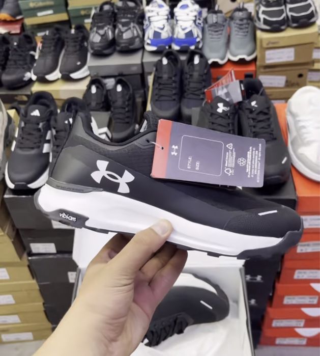 Кроссовки Under armour