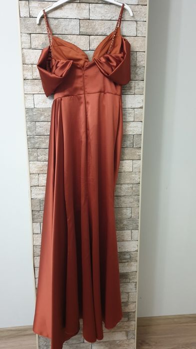 Официална рокля размер 38