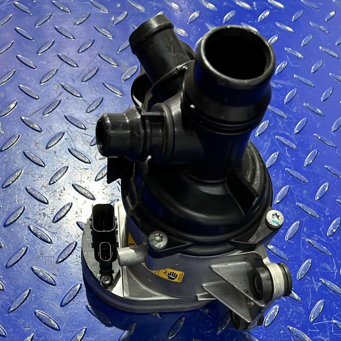 Pompa de apa Mercedes Benz GLE W167 A2562000500