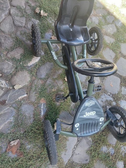 Vând Kart Jeep pentru copii