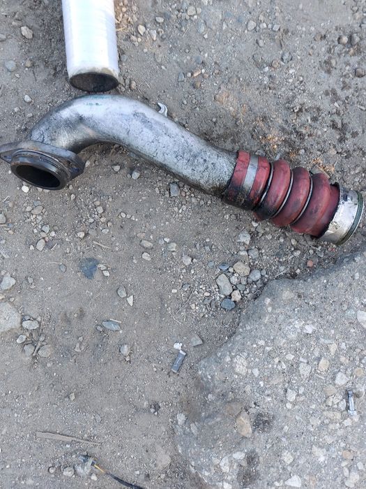 Тръба турбо е93 бмв  3.0д 231кс m57 bmw e93 3.0d