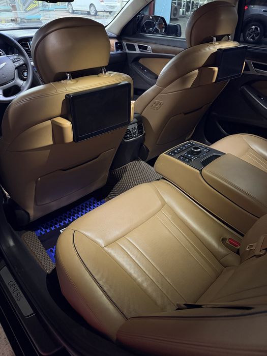 Hyundai Genesis g80