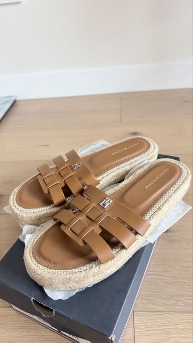 Tommy Hilfiger летние сандалии - слайдеры
