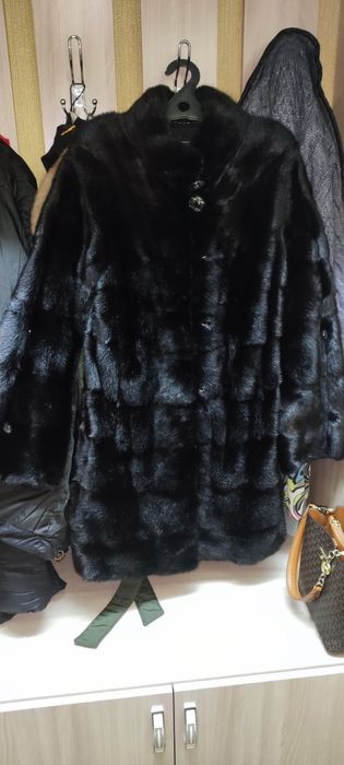 Продам шубу норковую женскую.