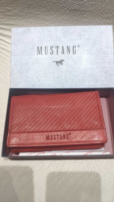 дамски портфейл Mustang Brasilia от естествена кожа  15X10X4 см