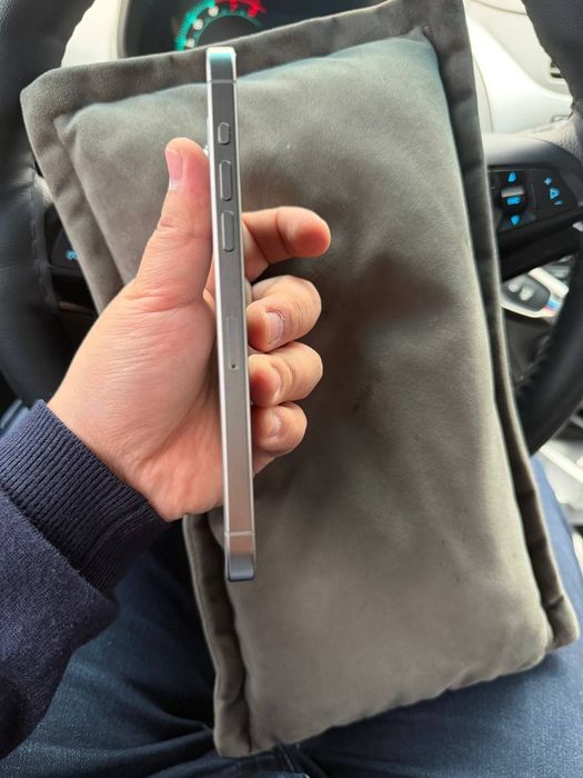 iPhone 15 Pro Max  256 gb titanium