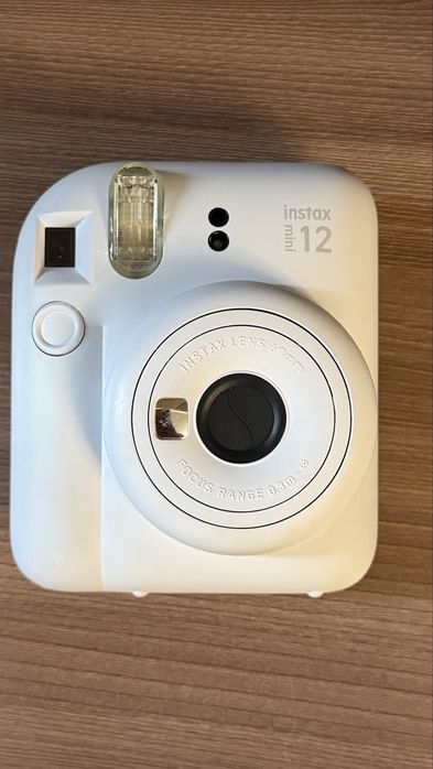 Продам Instax mini 12