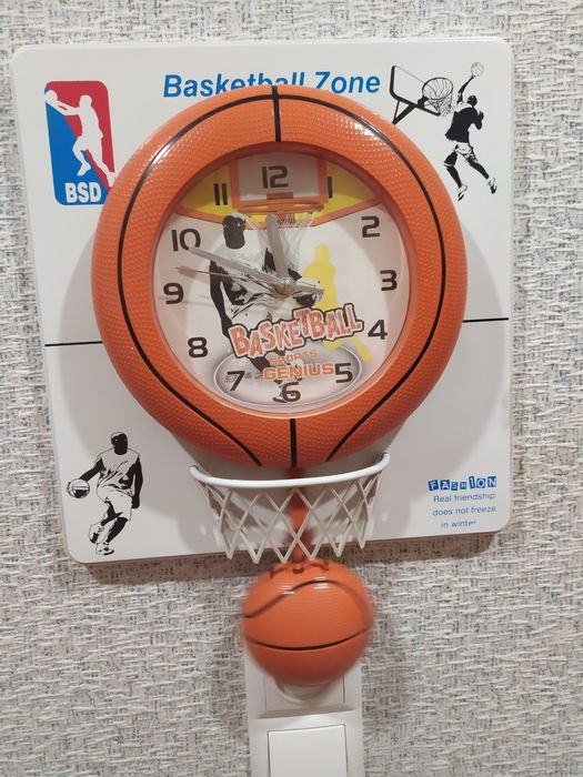 Продам часы настенные