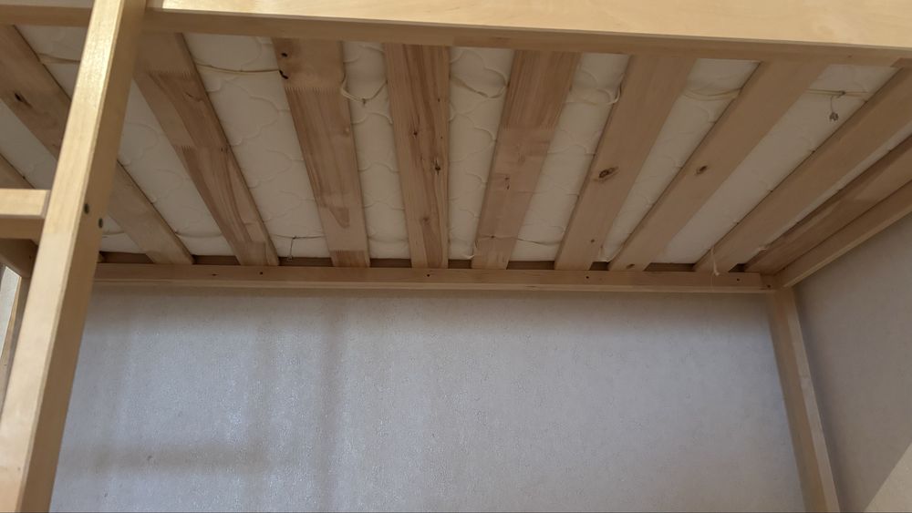 Кровать двухьярусный