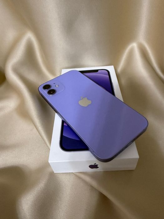 iPhone 12 в идеальном состояние