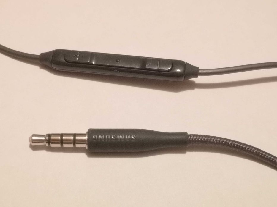 Оригинални слушалки iPhone Lightning и 3.5мм жак