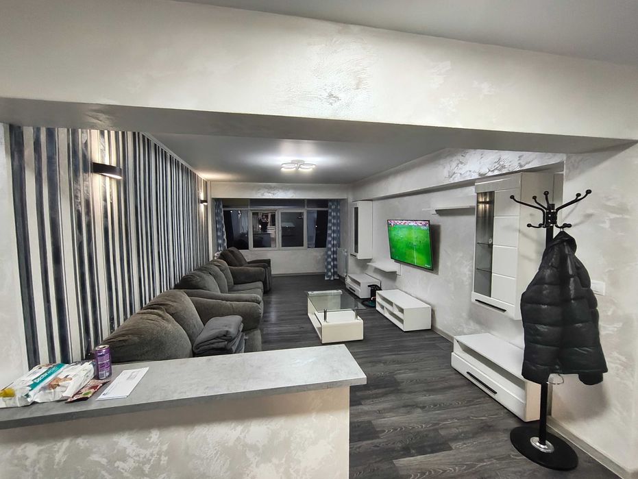 Inchiriez Apartament 3 Camaere  Spatios Zona Stadion