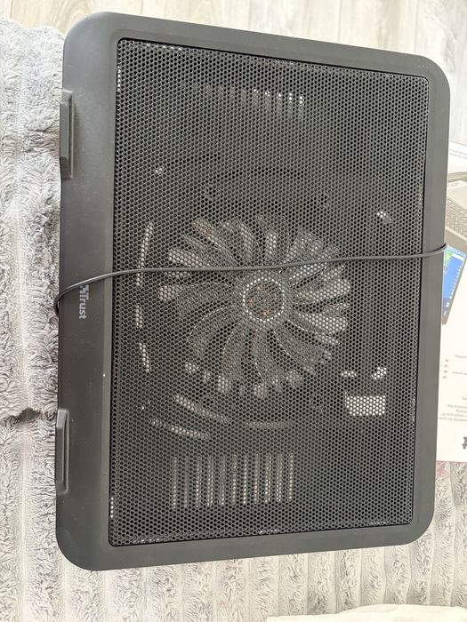 Подставка для ноутубку охлаждающая