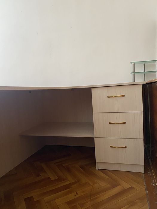 Угловой офисной стол