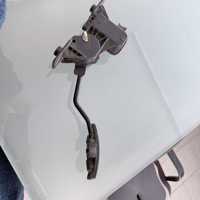 Педаль акселератора, газа