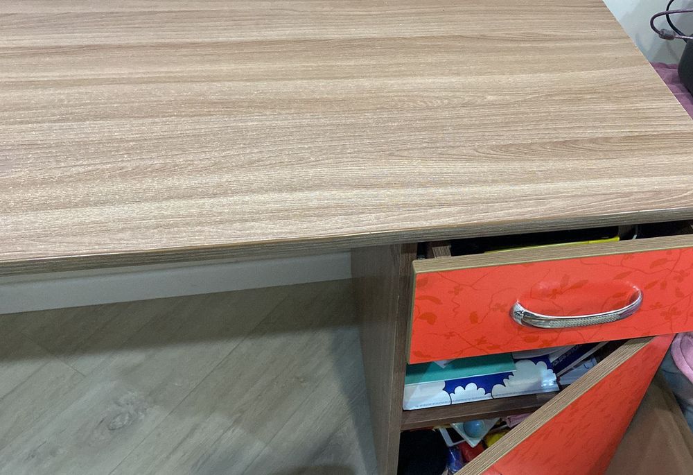 Продам столик в отличном состоянии