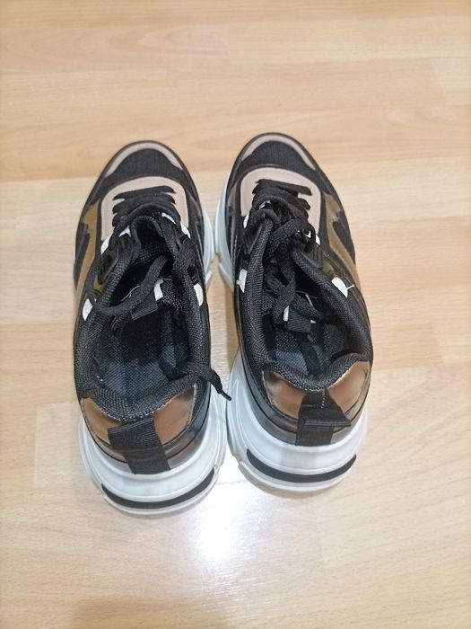 Маратонки - 38 - ми номер