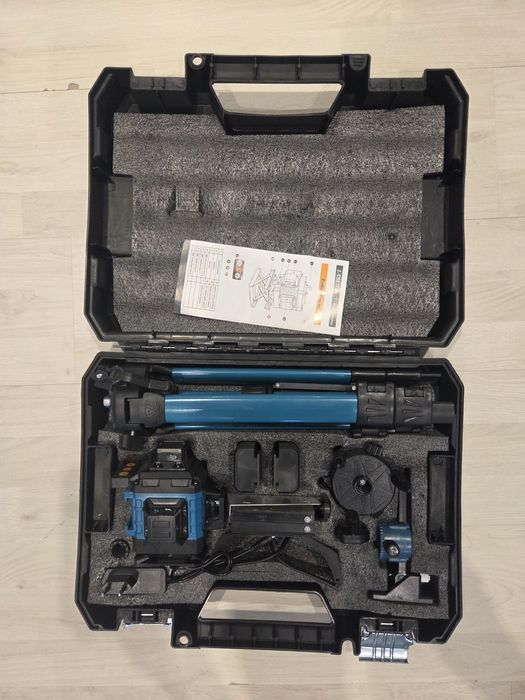 Nivela laser + accesorii + baterii