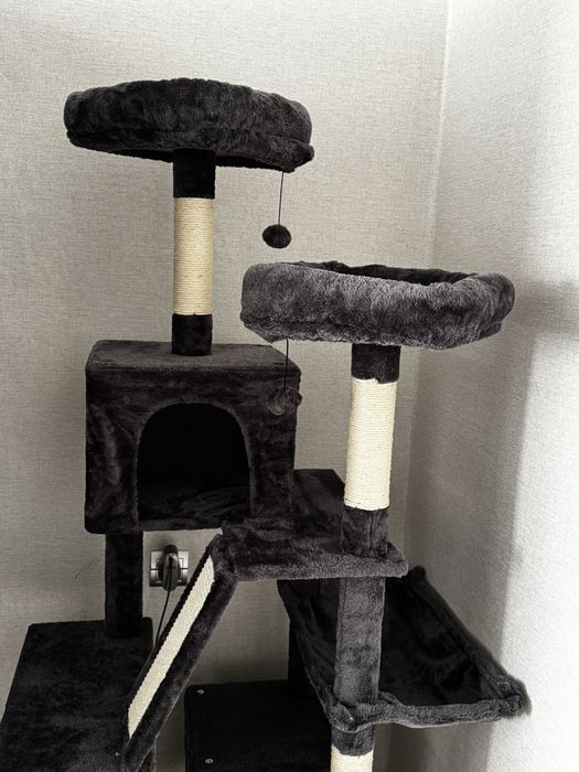 Домик с когтеточкой для кошки