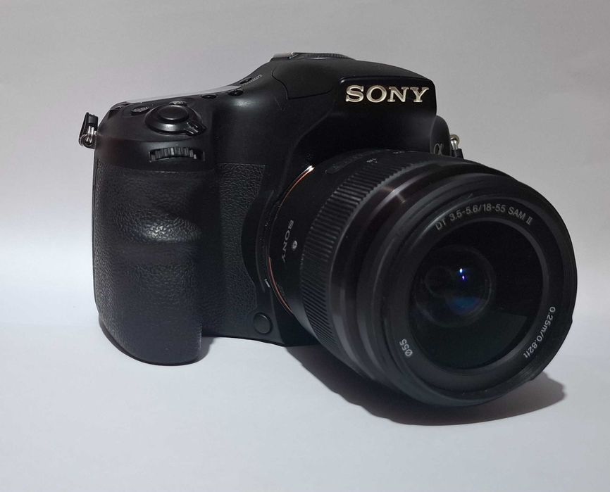 Aparat foto  DSLR Sony A68 + obiectiv 18-55 mm