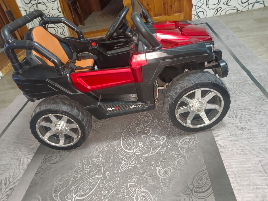 Продам детскую машину