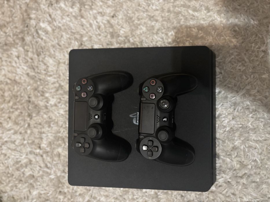 Playstation 4 slim