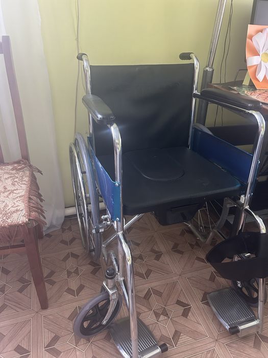 Инвалидное кресло, кровать