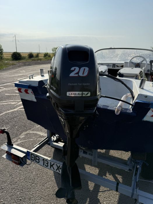 Barca cu motor de vanzare