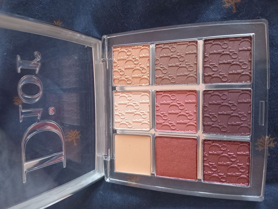Vând palete Dior