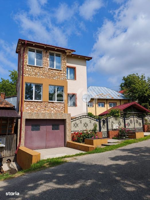 Stefanesti | Proprietate cu doua imobile | Teren 3.297 mp | La 4 km de