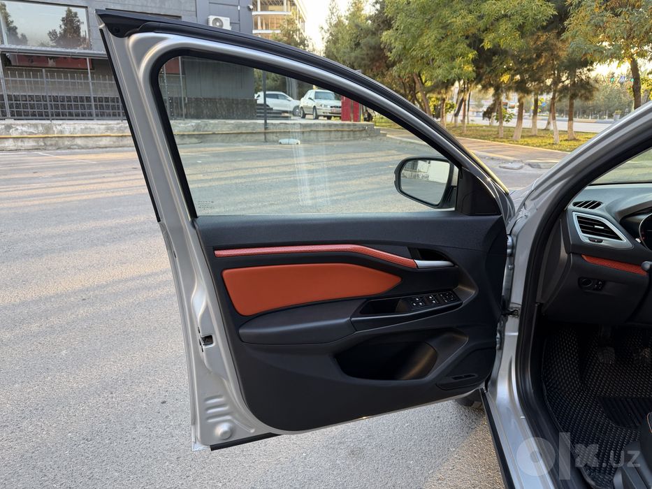 Lada Vesta SW Cross 1.6 механика