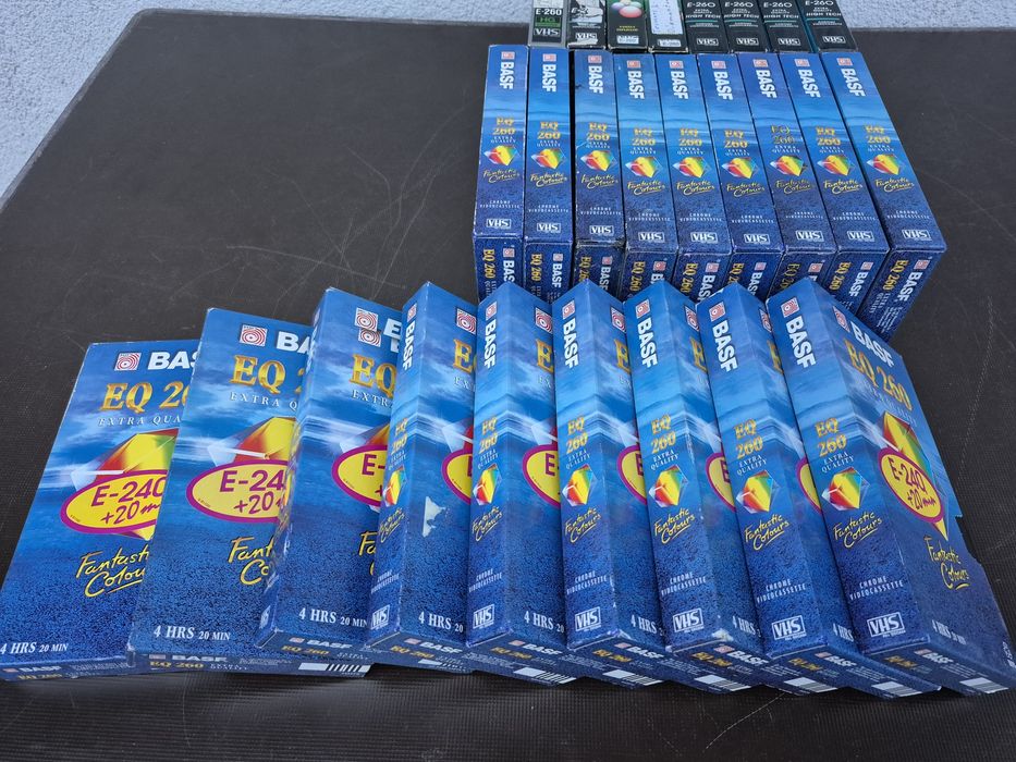 Vând Lot 30 casete video VHS originale Basf de 260 minute  cu filme