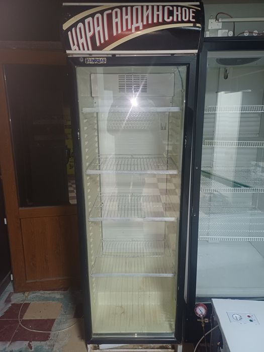 Холодильник Витренный