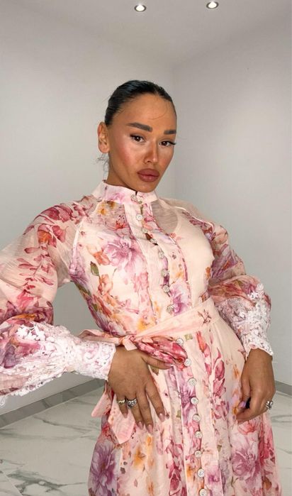 Рокля с дантела от вискоза