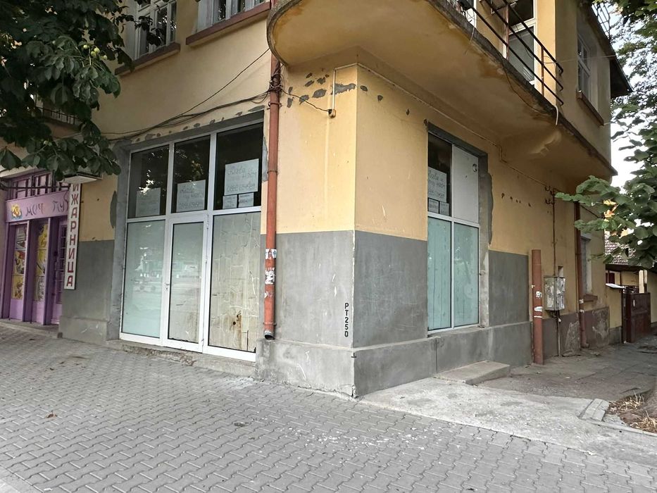 Дава се под наем Магазин в Кнежа - 48 кв.м за 433.5 € - Снимка #2