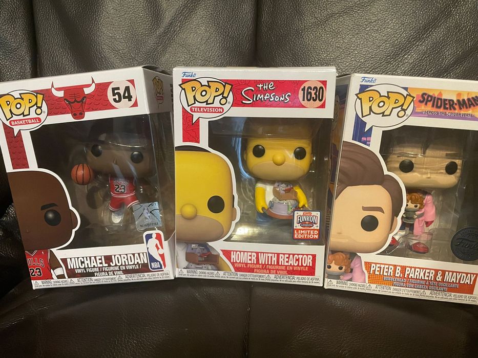 Funko Pop noi in cutii, impecabile cutiile!