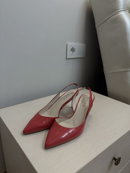 ТУФЛИ по 3500, красные и синие