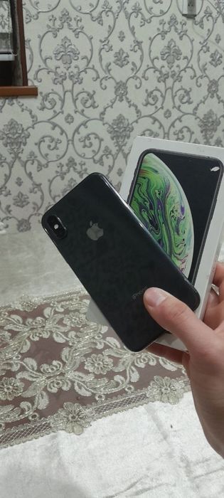 Iphone xs black ll/a. Region