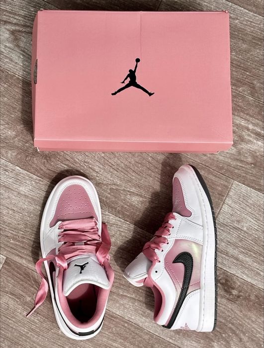 Air Jordan 1 Low Pink