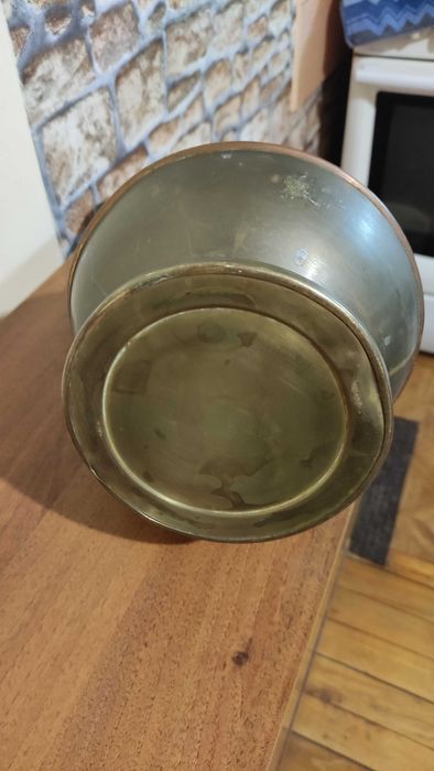 Голяма стара ваза/кана с извита дръжка