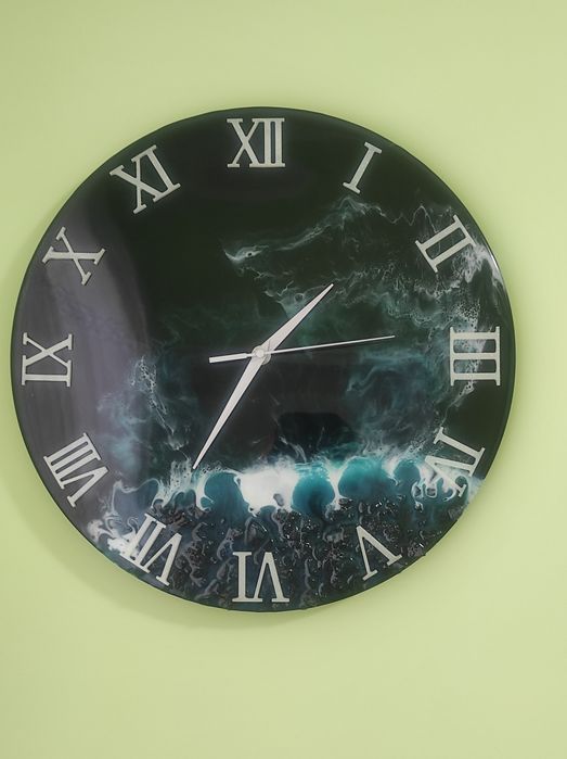 АРТ Часовници изработени от епо. Смола и МДФ или дърво