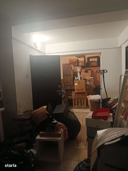 Apartament în vilă de vânzare – demisol înalt, intrare separată