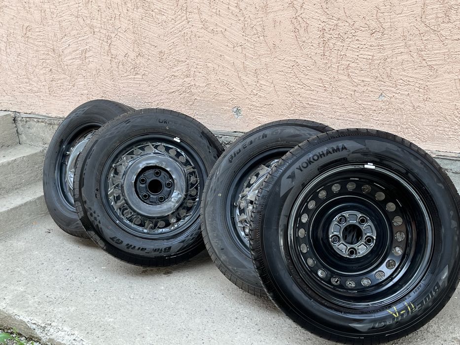 Новые шины + диски еще есть калпак