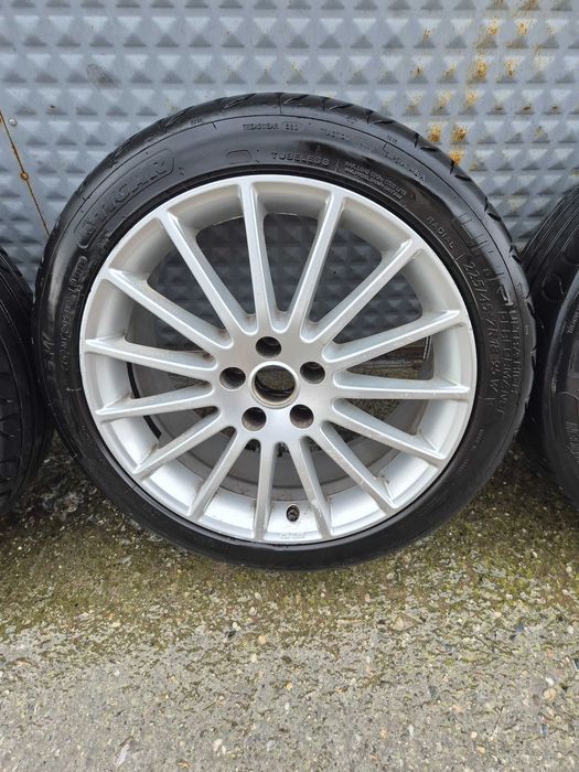 Djanti s  hubavi gumi