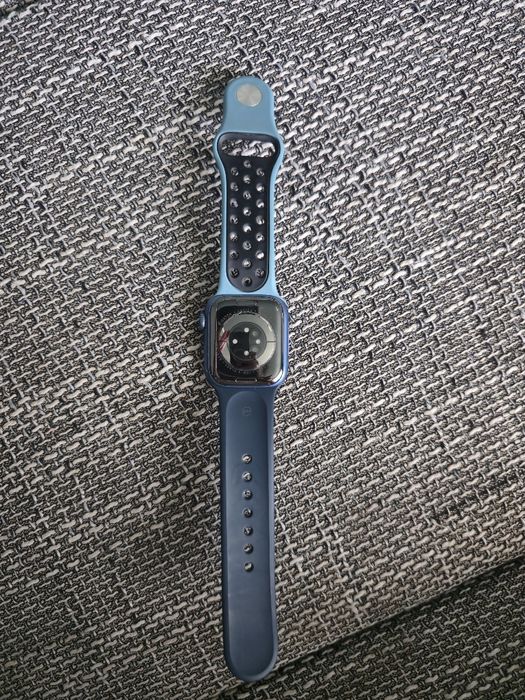 Apple watch seria 7  41mm - 81% baterie + o pereche de curea + cablu original