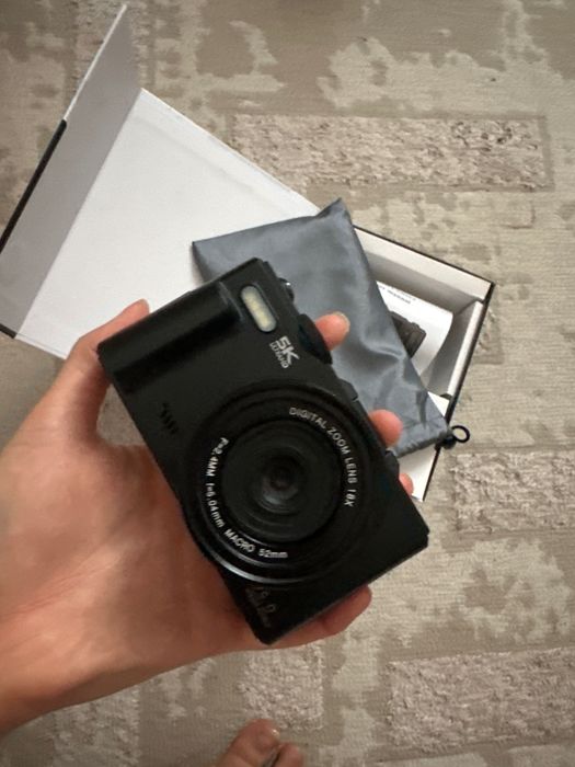 DIGITAL camera 5K