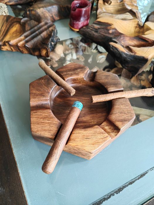 Арт пепелник за пури от орех