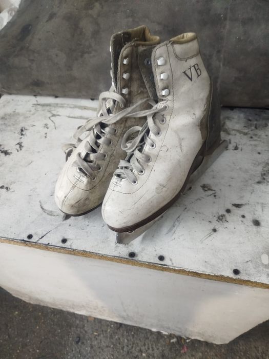 Коньки б/у в наличии есть 5 пар