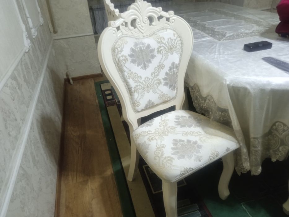Стулья для гостиной