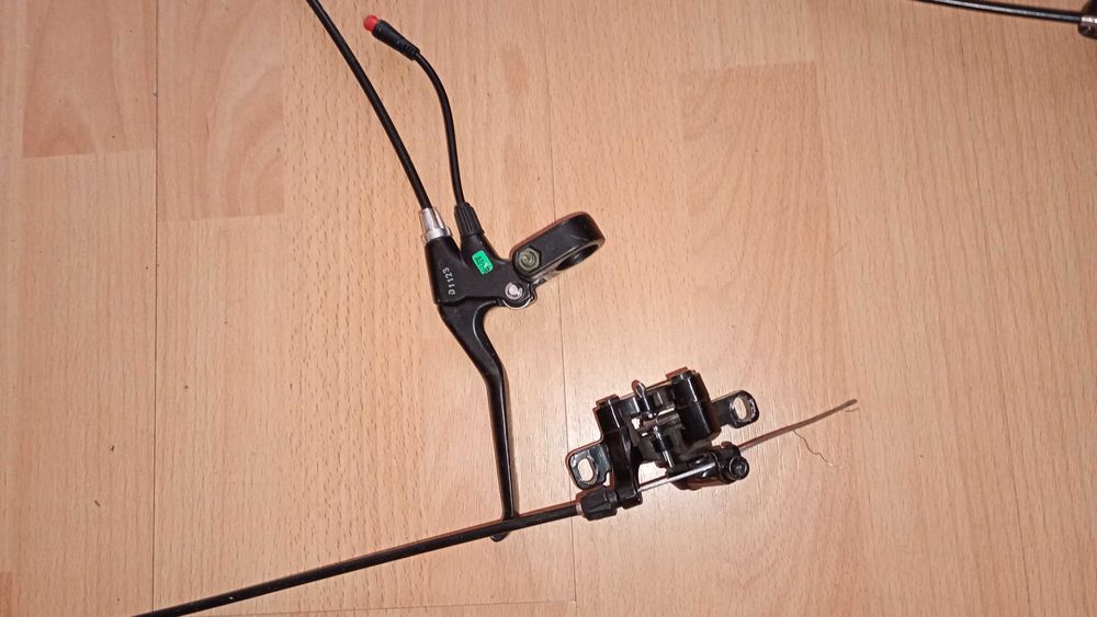 Комплект спирачни апарати за колело с датчик